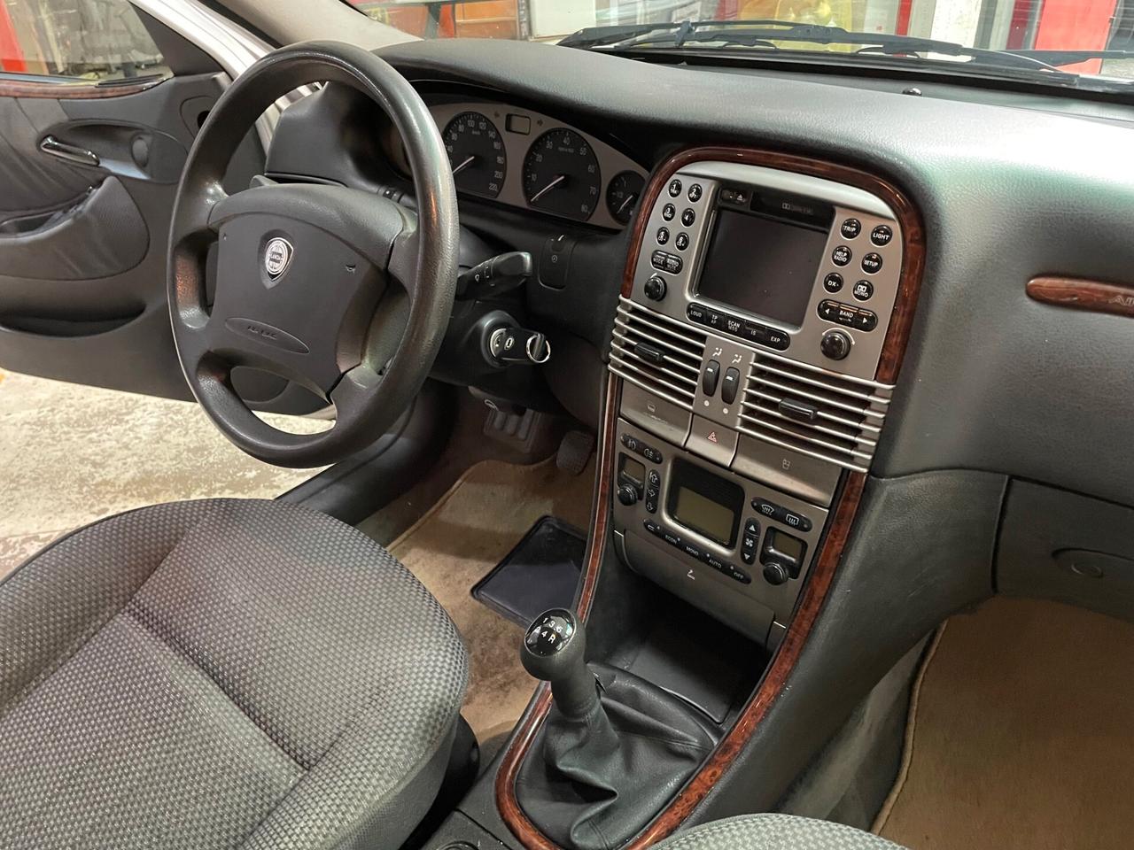 Lancia Lybra 1.6i 16V cat LX