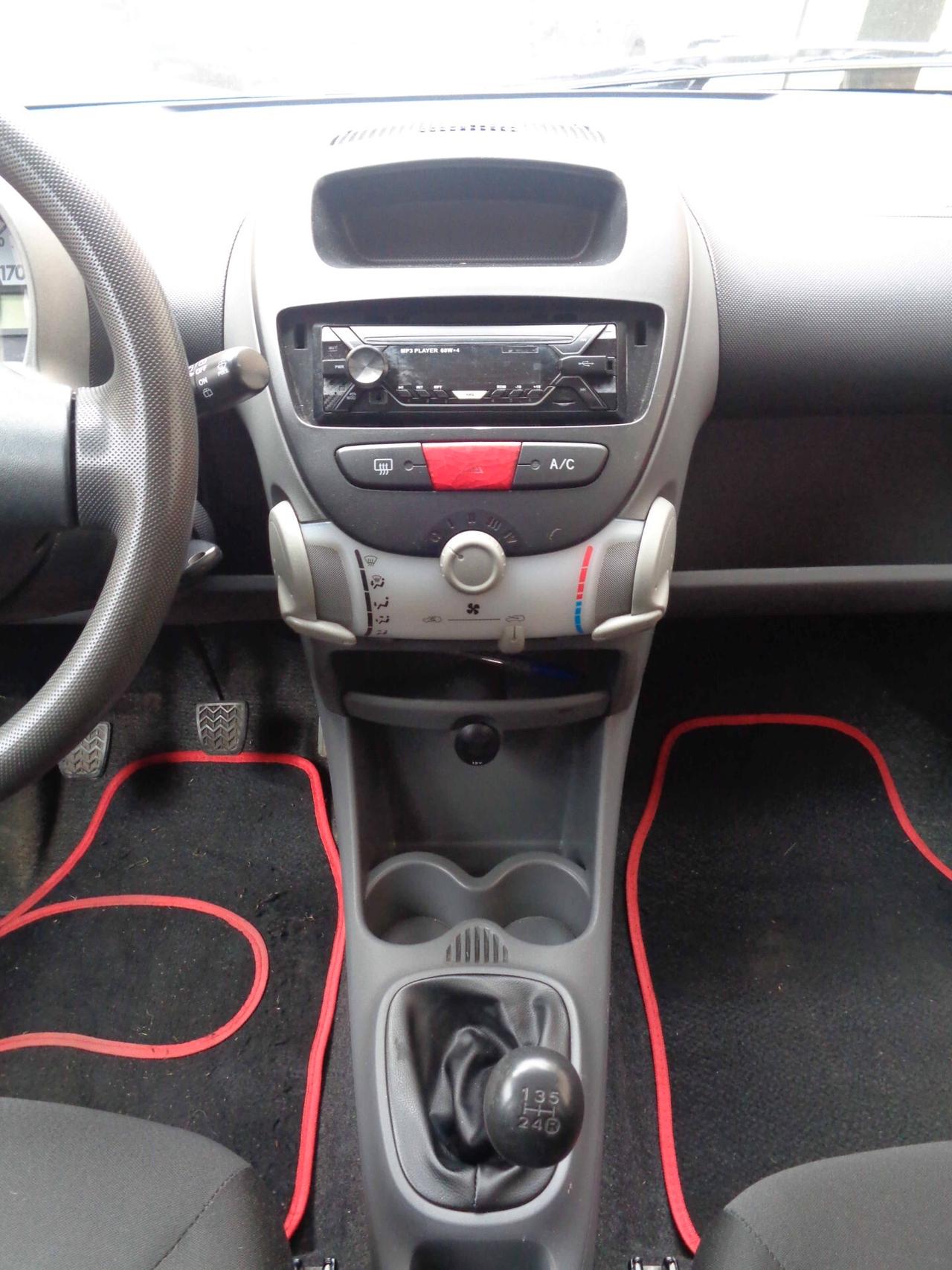 Toyota Aygo 1.0 68CV 5 porte (Finanziabile)