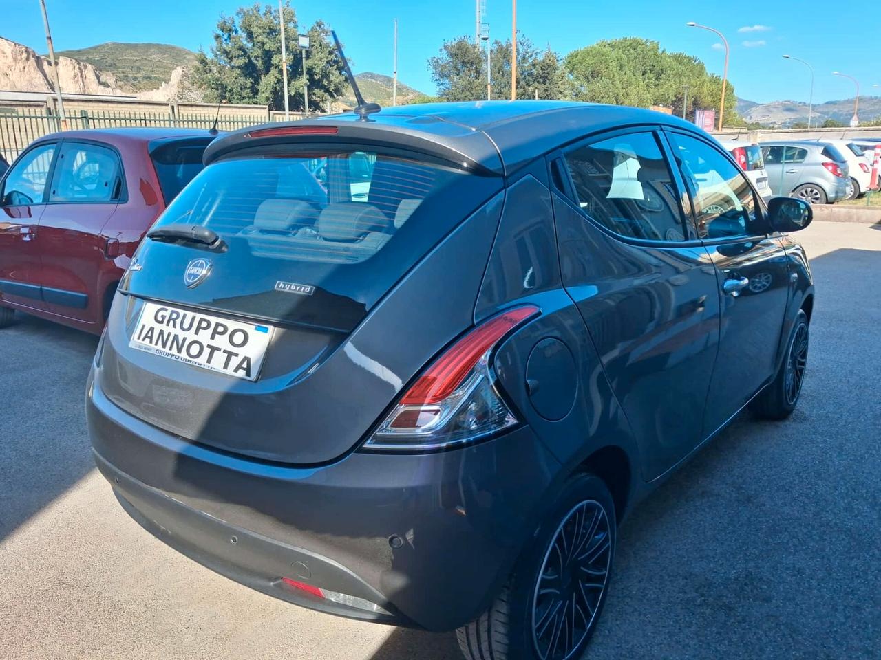 Lancia Ypsilon 1.0 HYBRID 70 C.V. NAVIGATORE PIUY CAR PLAY FARI LED SOLI KM 51506