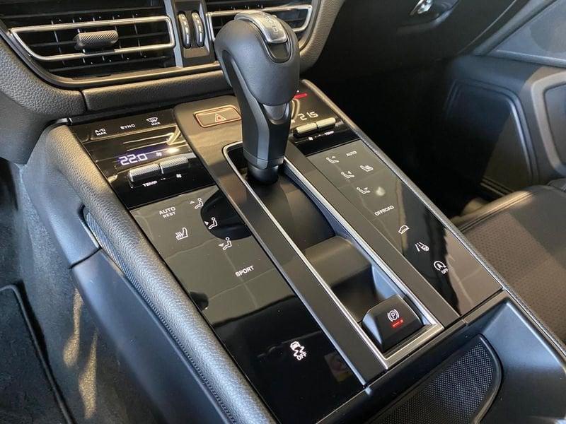 Porsche Macan 2.0 265 cv PDK - IVA Esposta