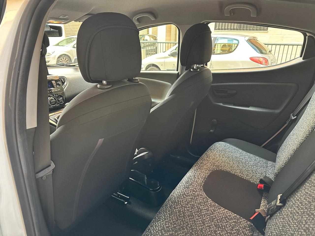 Lancia Ypsilon 1.0 5 porte Hybrid Ecochic Gold