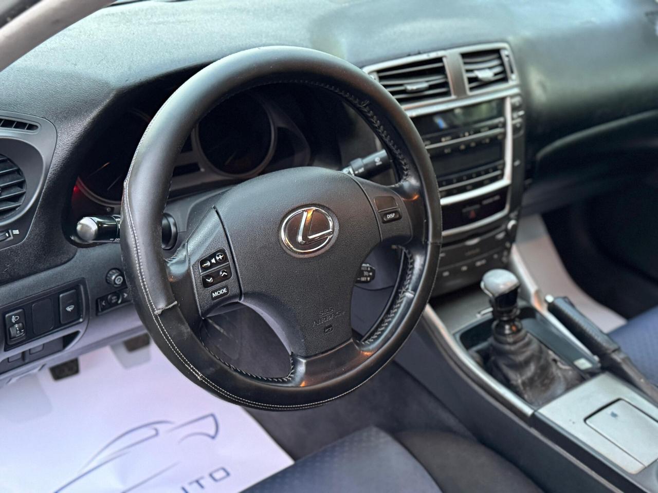 Lexus IS 220d 2.2 16V Luxury