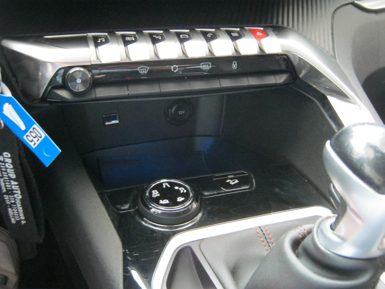 Peugeot 3008 BlueHDi 130 S&S Crossway/car play/navi/led/cam/pdc