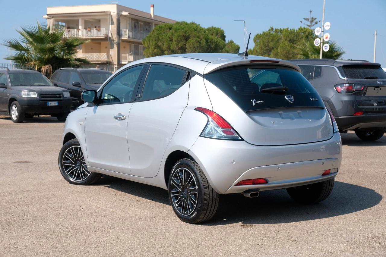 Lancia Ypsilon 1.0 FireFly 5 porte S&S Hybrid Ecochic Gold