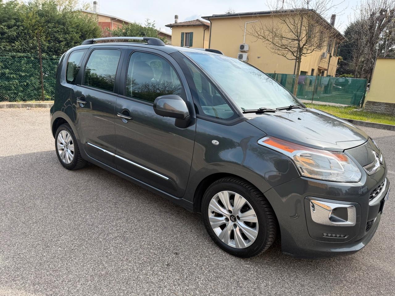Citroen C3 PICASSO 1.6 - NEOPATENTATI - 12 MESI DI GARANZIA -