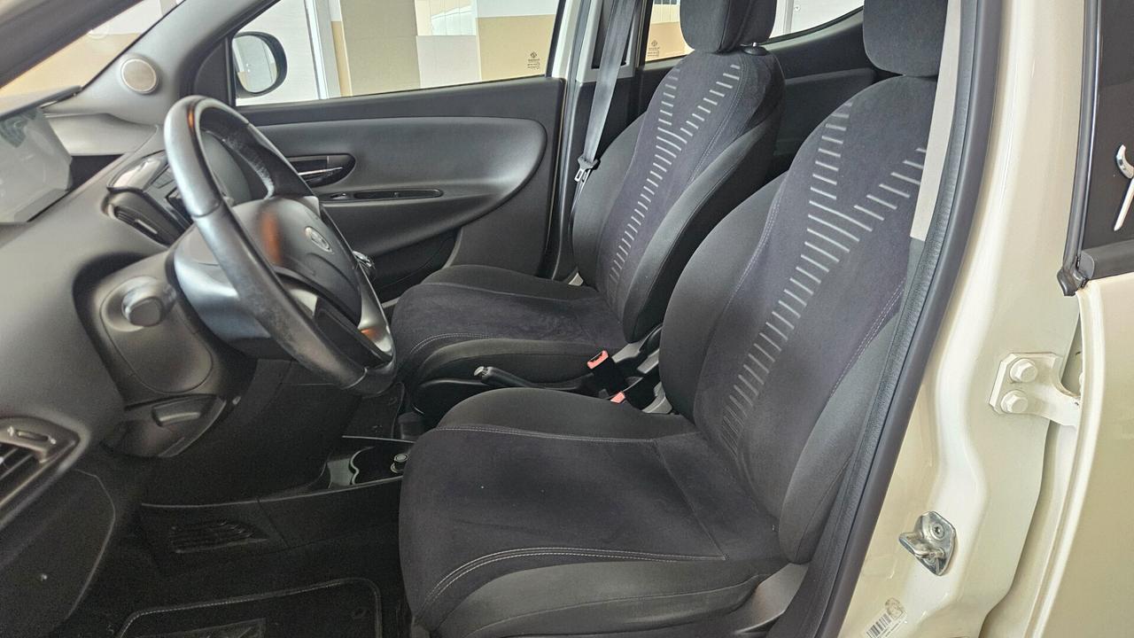 Lancia Ypsilon 1.2 69 CV 5 porte S&S Platinum