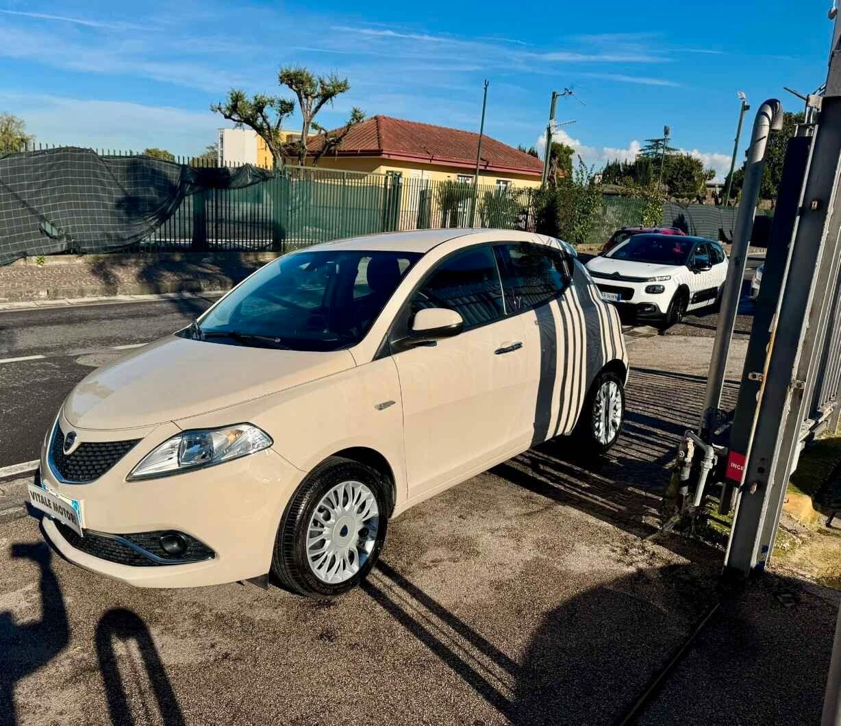 Lancia Ypsilon 1.2 69 CV GPL Ecochic Gold