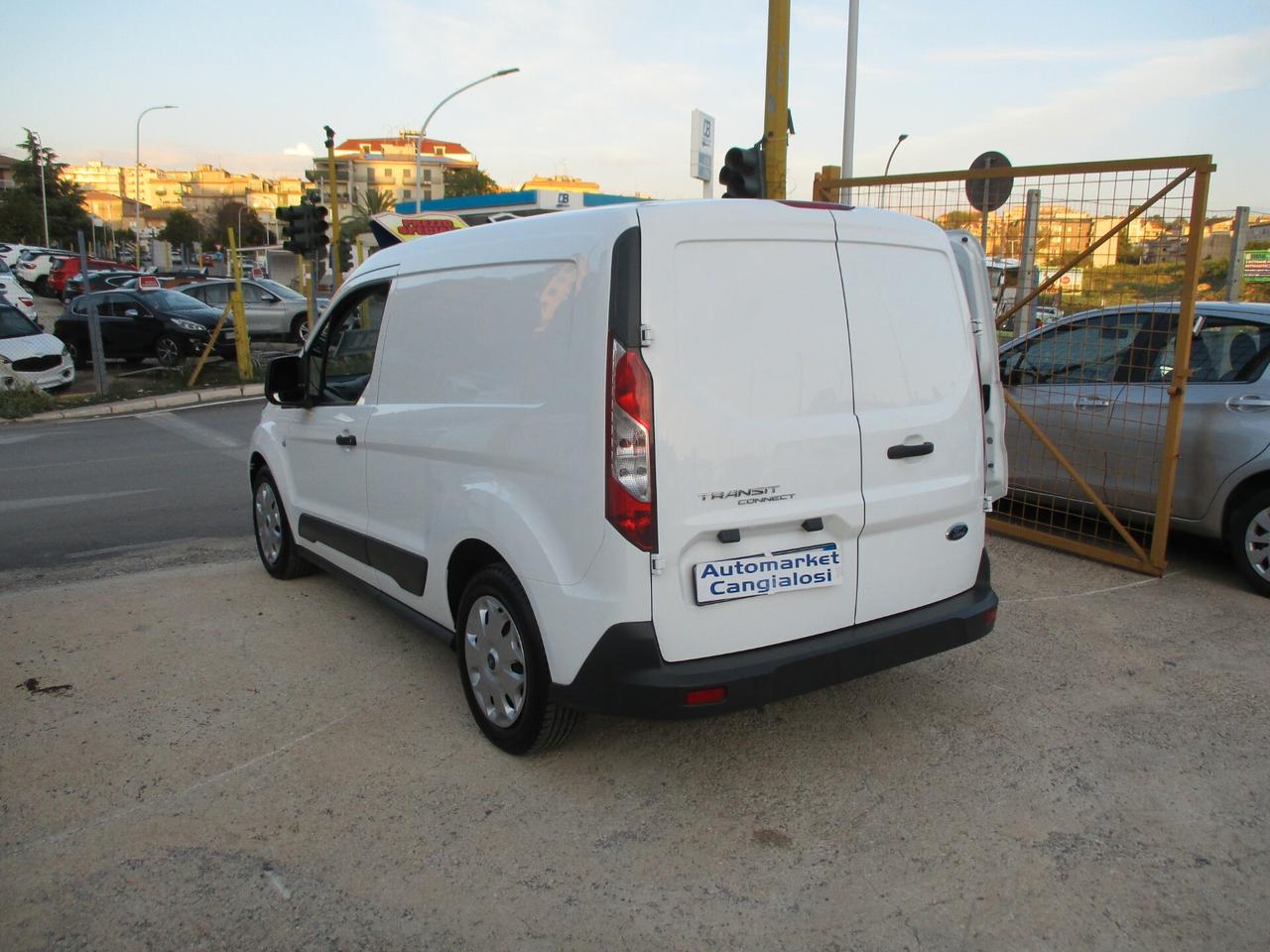 FORD TRANSIT CONNECT 3 POSTI PARI AL NUOVO