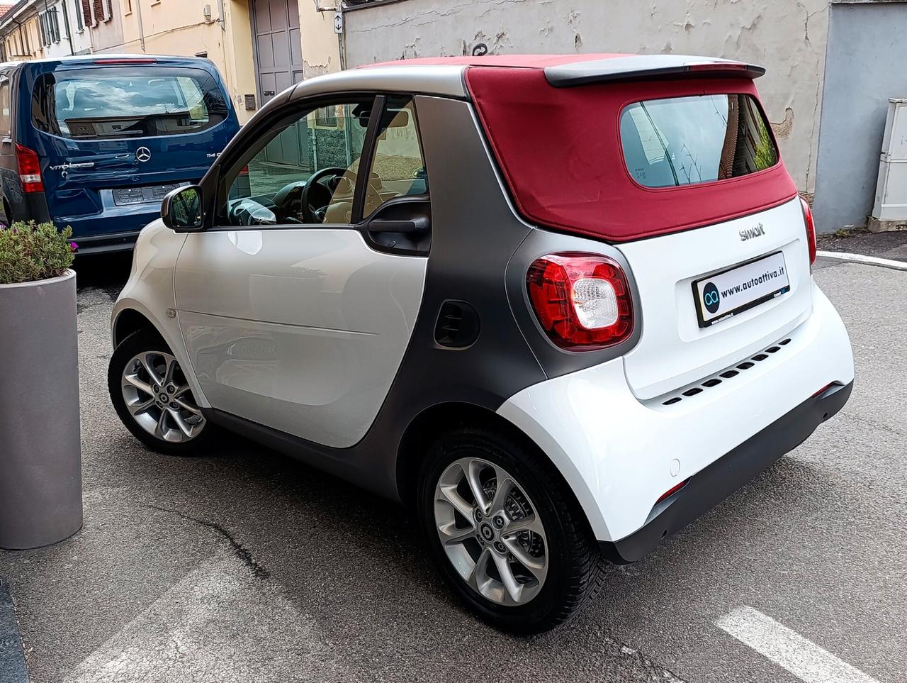 Smart ForTwo 90 0.9 T twinamic cabrio Passion Capote Rossa