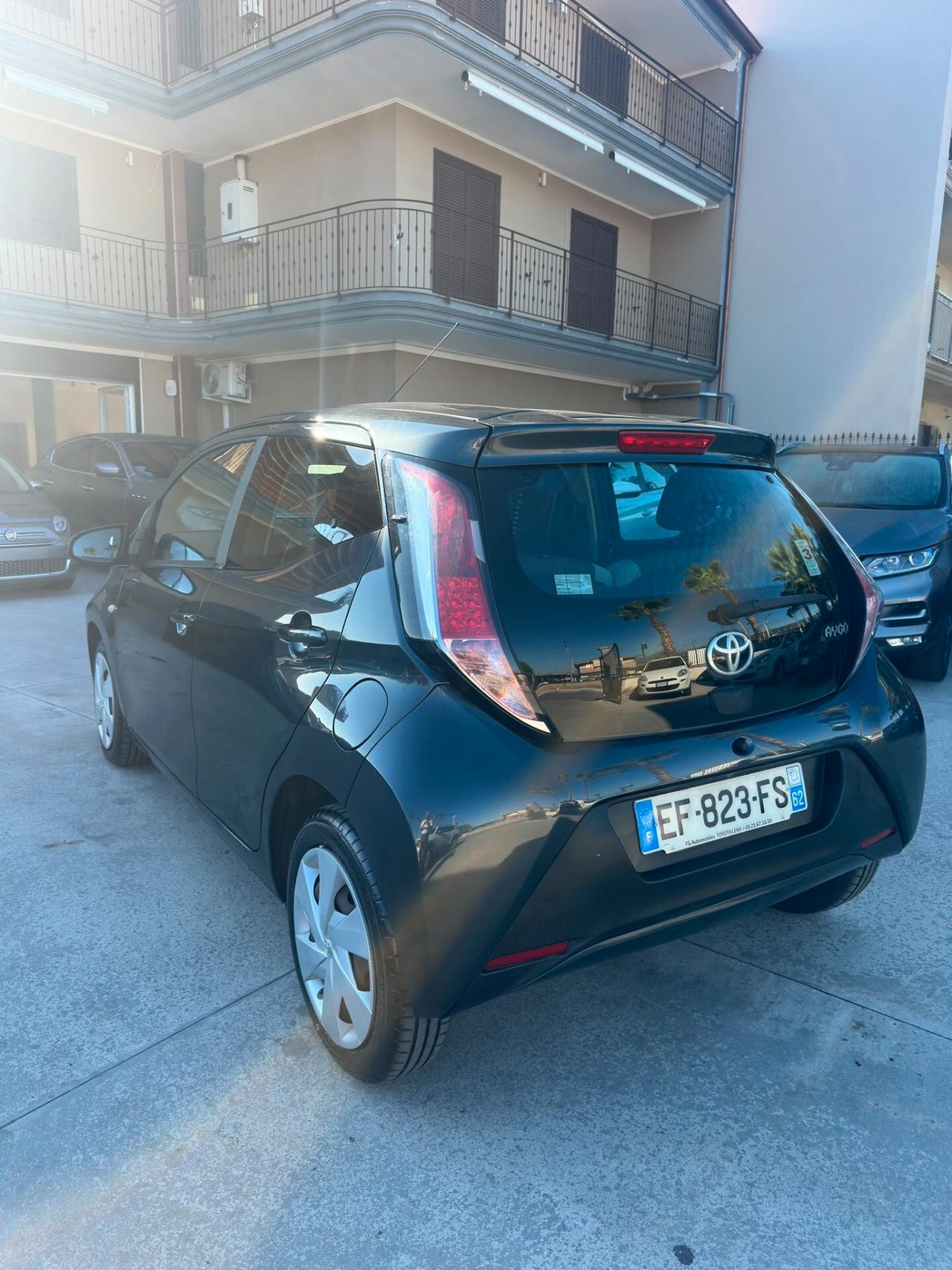 Toyota Aygo 1.0 VVT-i 69 CV 5 porte x-cite