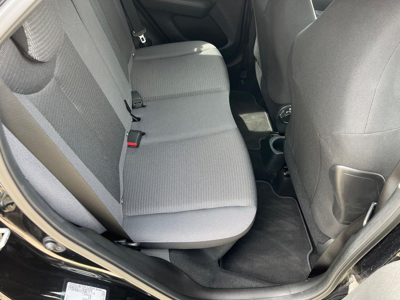 Toyota Aygo Connect 1.0 VVT-i 72 CV 5 porte x-clusiv