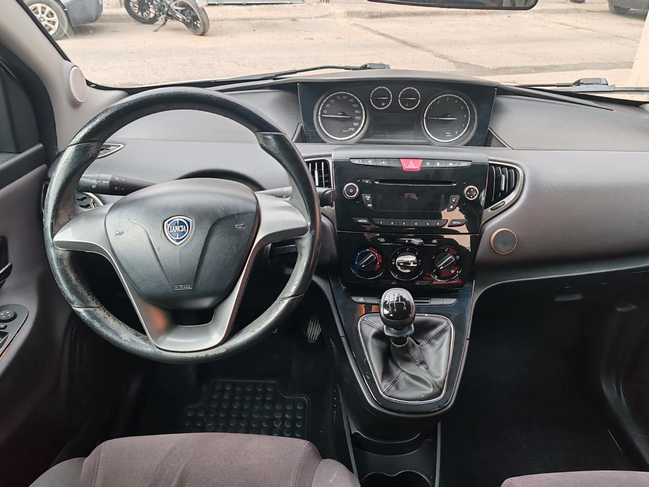 Lancia Ypsilon 1.2 69 CV 5 porte GPL Ecochic Gold