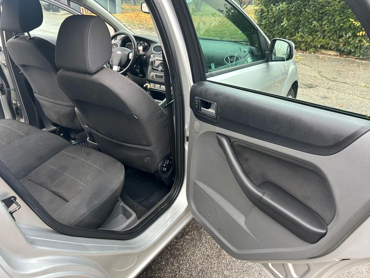 Ford Focus 1.6 (115CV) 5p. Bz.- GPL Titanium