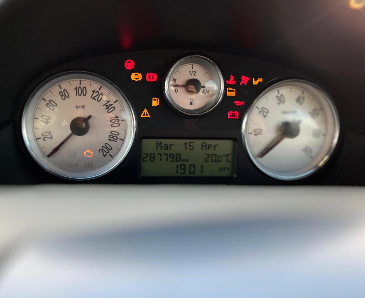 Lancia Ypsilon 1.3 MJT 75 CV Argento