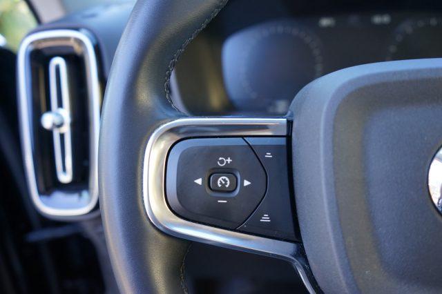 VOLVO XC40 T3 Geartronic Inscription Pari al Nuovo Certificat
