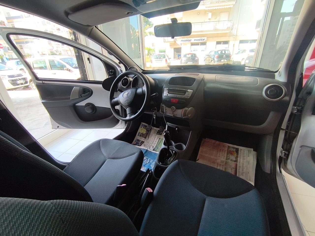 Toyota Aygo 1.0 12V VVT-i 5 porte Sol