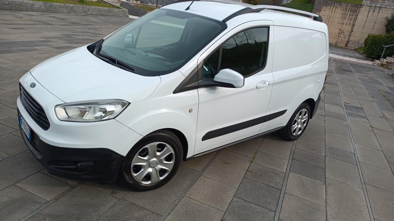Ford Tourneo Courier 1.5 diesel pari al nuovo