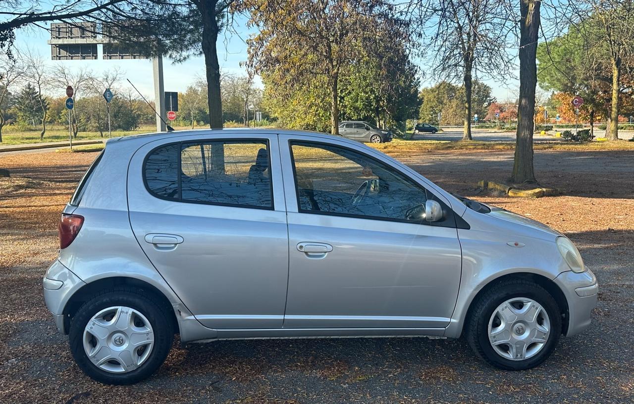 Toyota Yaris 1.0 5 porte