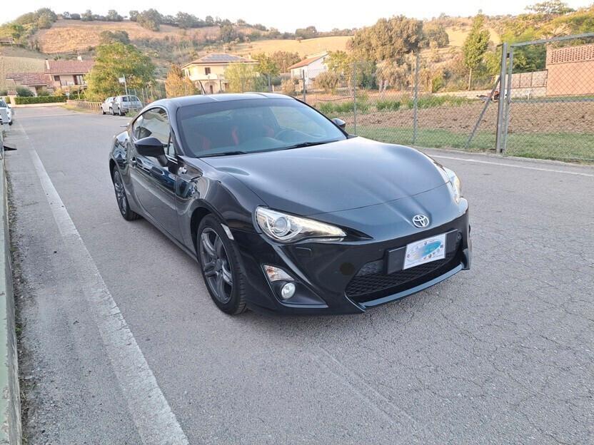 Toyota GT86 2.0 AT - 2013