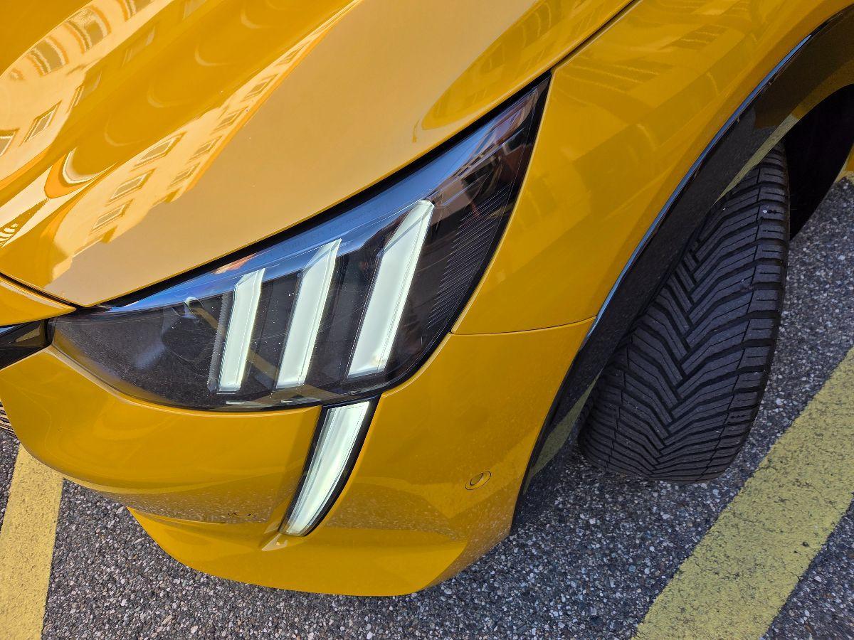 PEUGEOT - 208 - BlueHDi 100 S&S 5p. GT Line