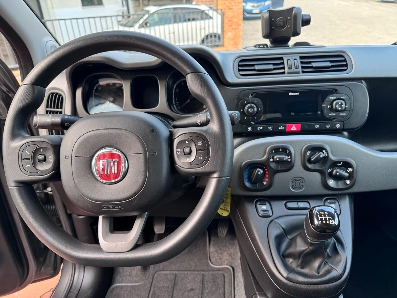 Fiat Panda 1.0 FireFly S&S Hybrid City Life da 120 euro al mese