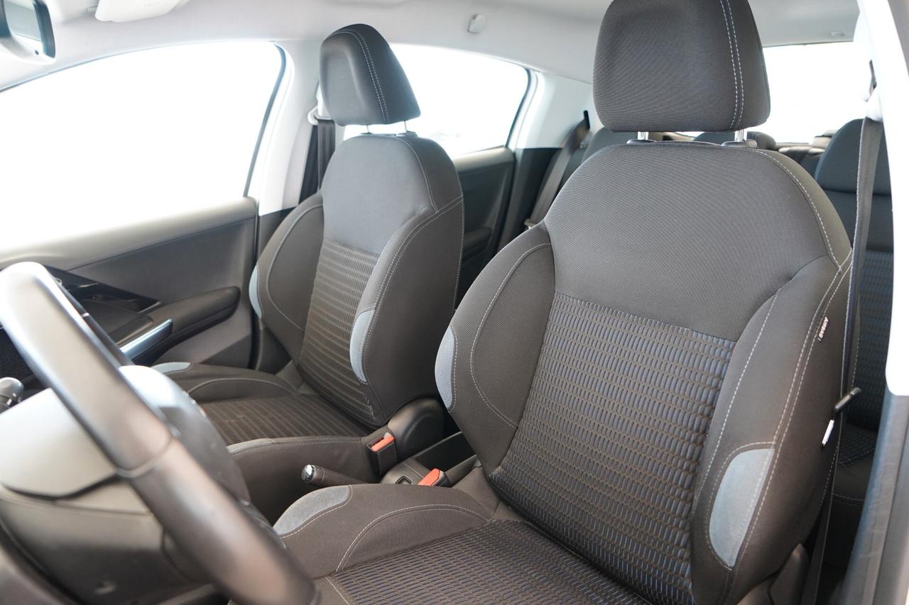 Peugeot 208 1.4 HDi 68 CV 5 porte Allure