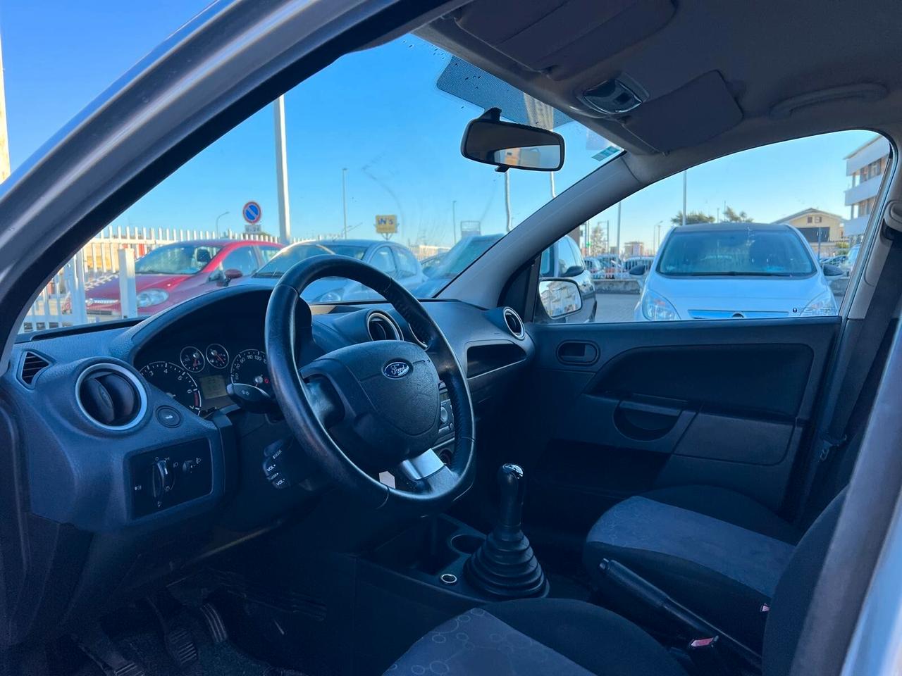 Ford Fiesta 1.2 16V 5p. Ghia