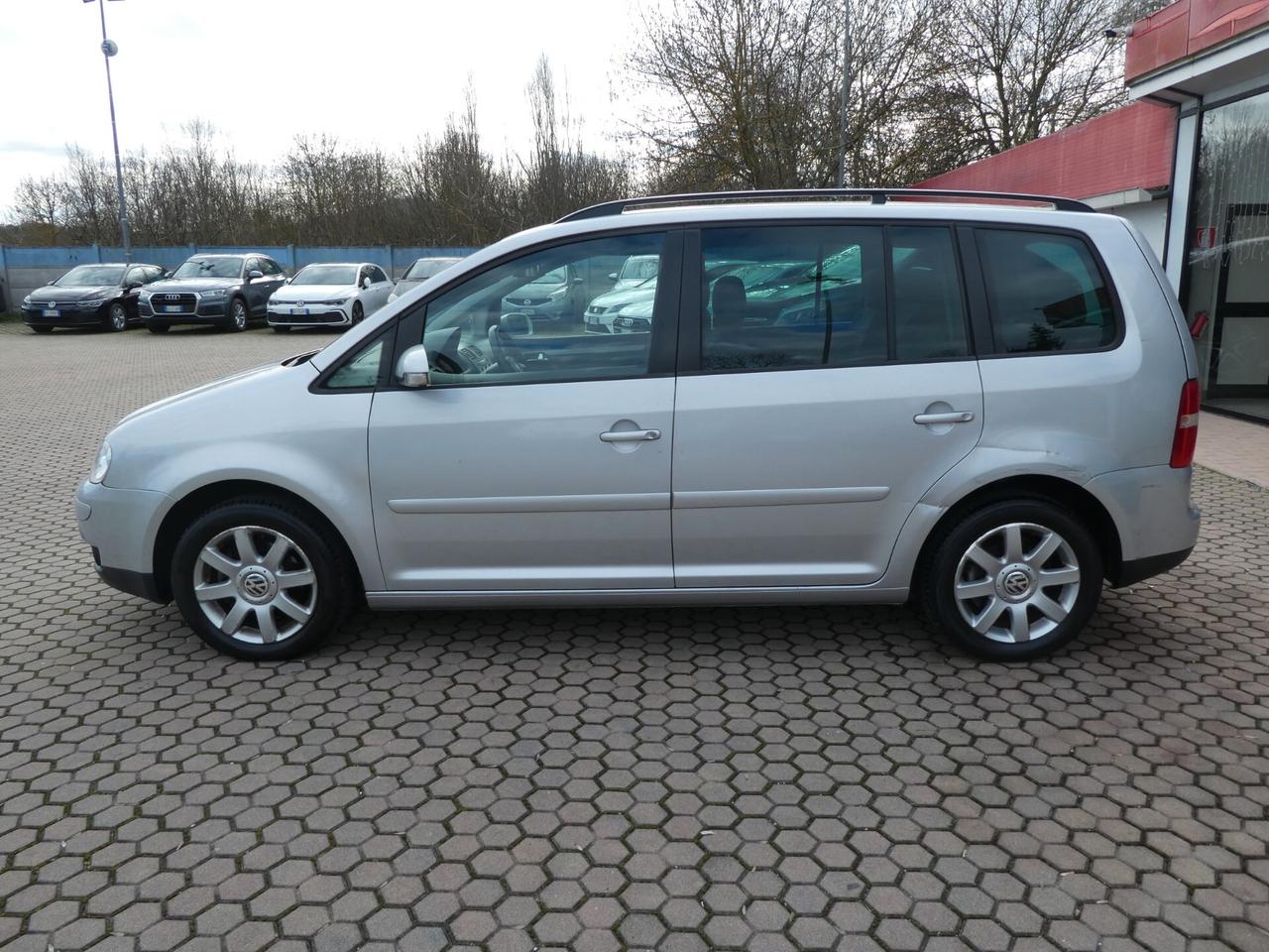 Volkswagen Touran 1.9 TDI 105CV DSG OK NEOPATENTATI