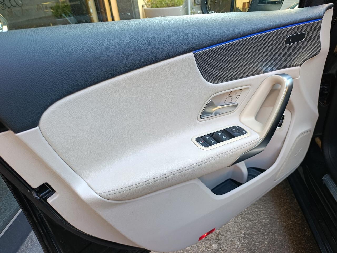 Mercedes-benz A 180 Sport Sedan Luci 64 colori/Navi/Pelle chiara