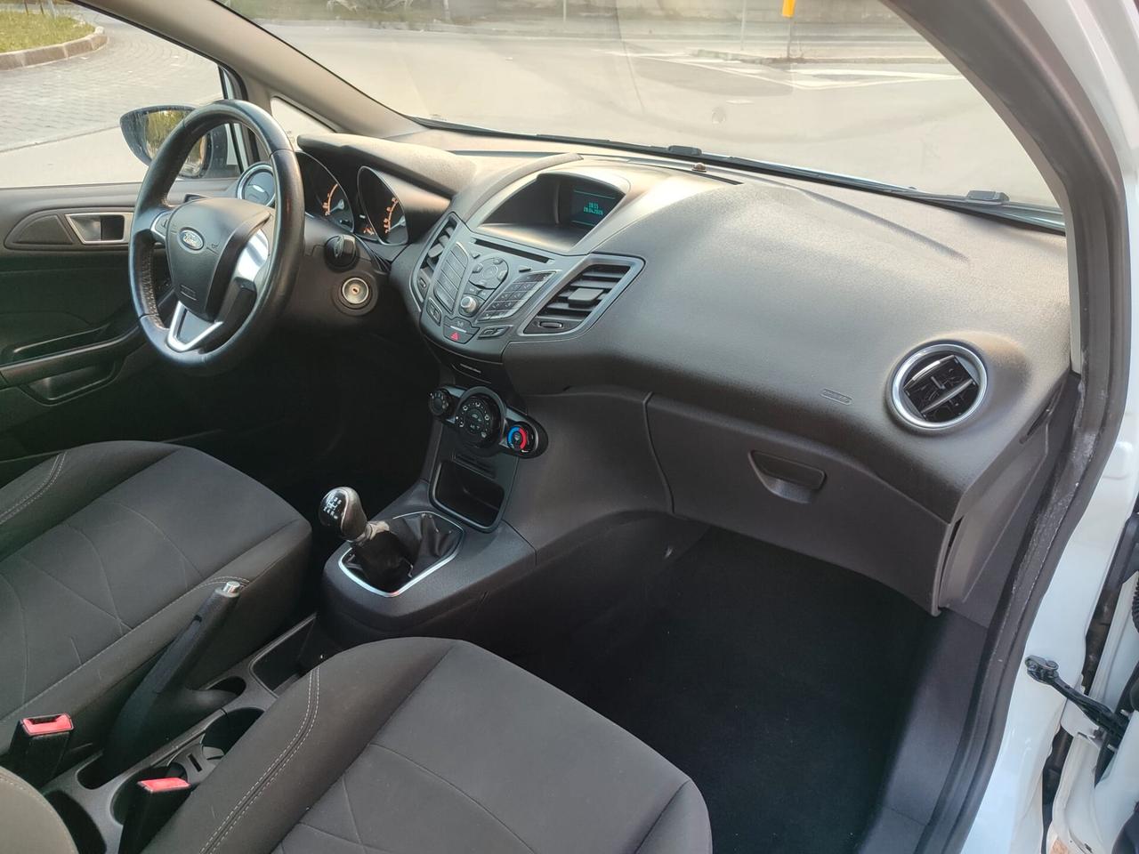 Ford Fiesta 1.5 TDCi 75CV Business!!