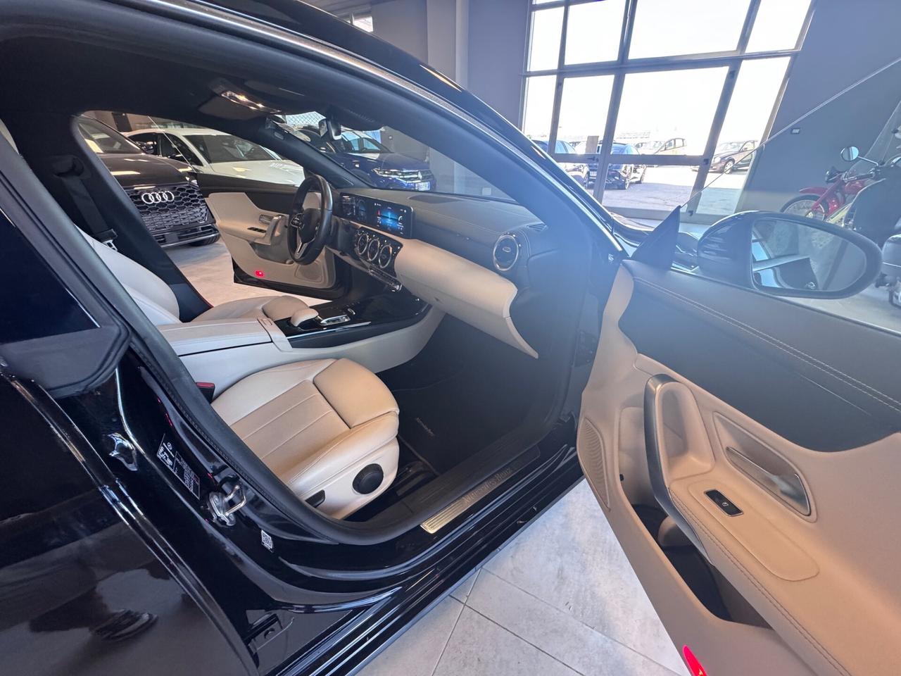MERCEDES CLA 180CDI KM 42.000 SEDAN AT8 TETTO SPORT