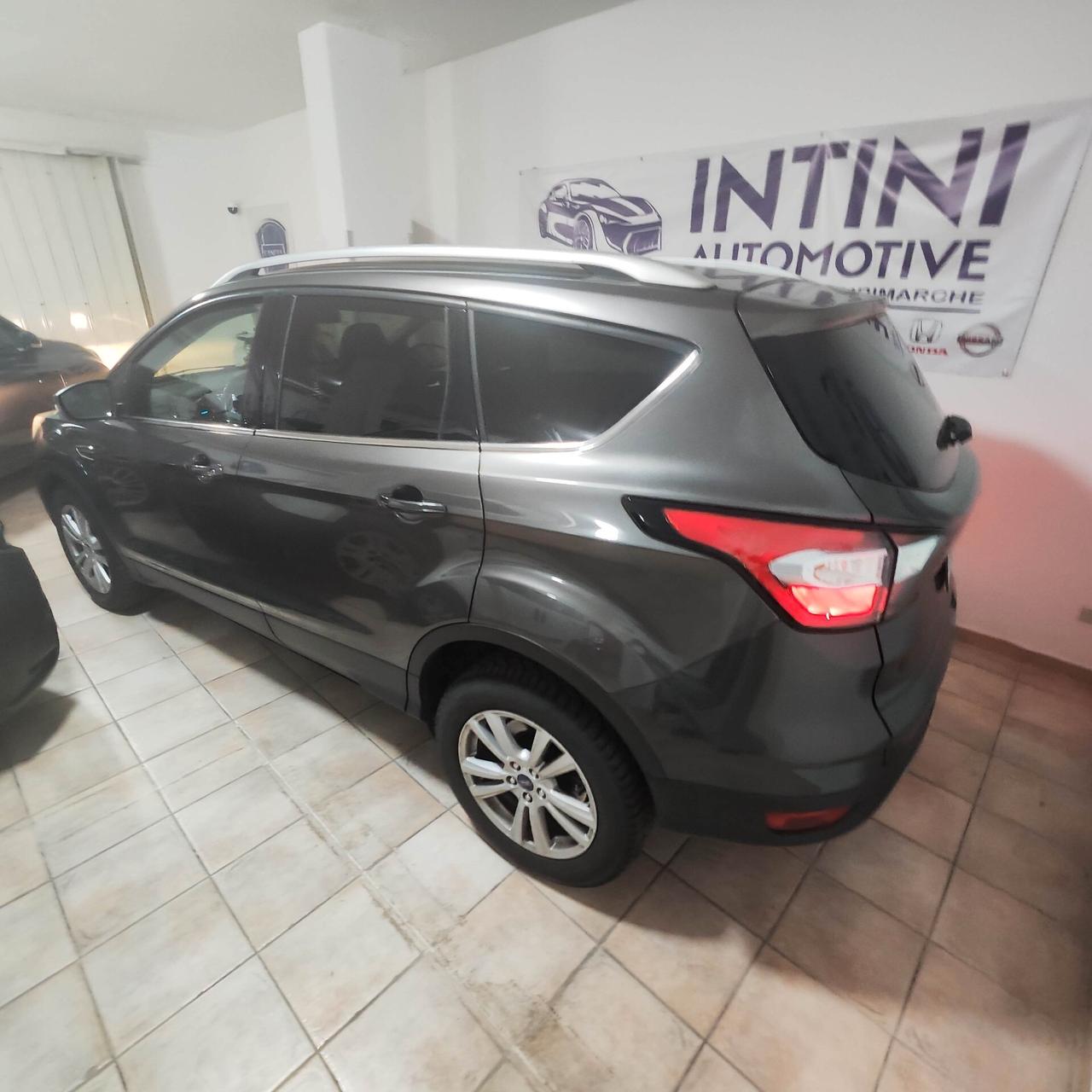 Ford Kuga 1.5 TDCI 120 CV S&S 2WD Powershift Business 12 mesi di garanzia
