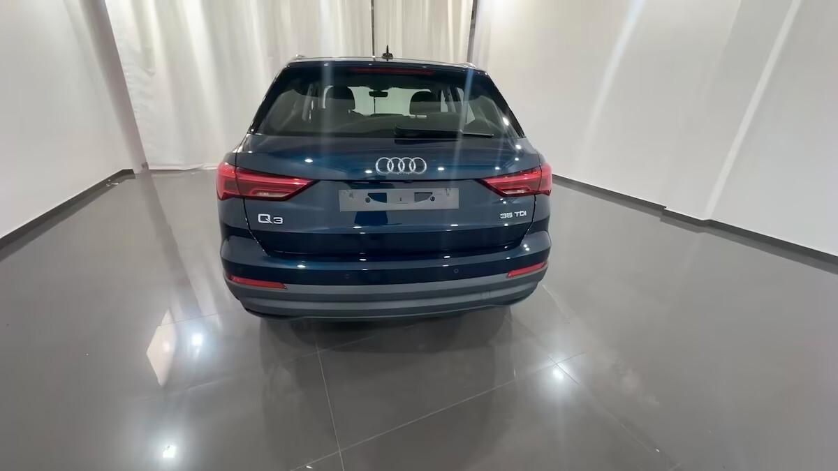 Audi Q3 35 TDI S tronic Business