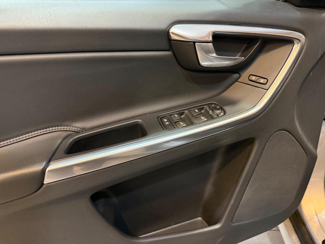 Volvo XC 60 2.0 d4 Momentum 181cv geartronic