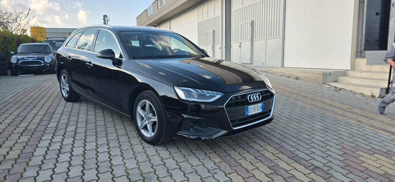 Audi A4 Avant 30 2.0 tdi mhev Business 136cv s-tronic