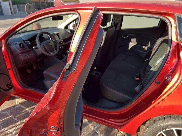 Renault Clio 1.2 75CV 5 porte Costume National