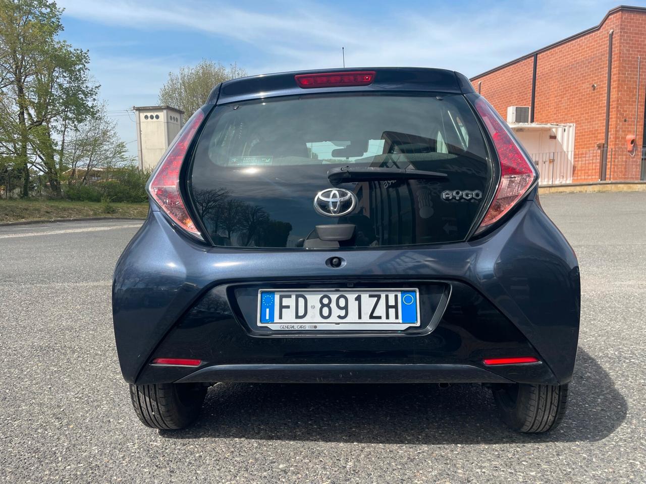 Toyota Aygo 1.0 VVT-i 69 CV 5 porte x-cool