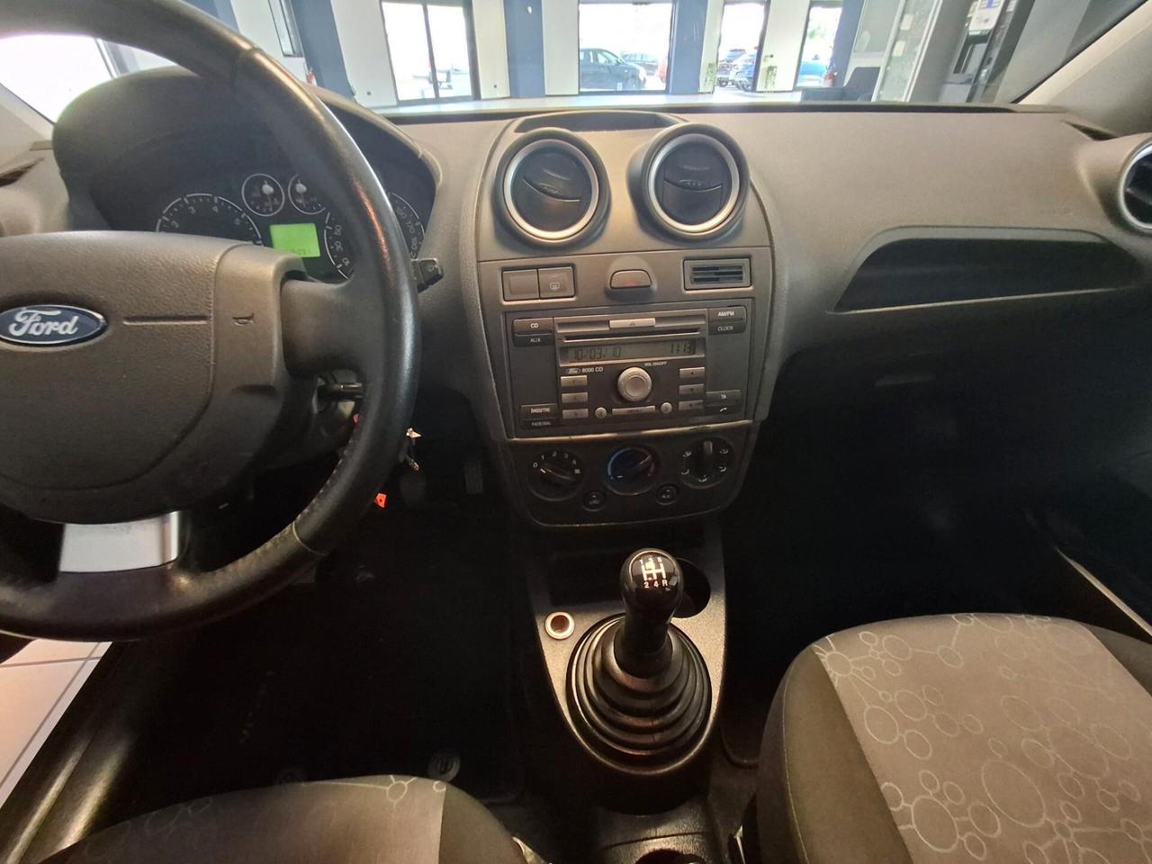 Ford Fiesta 1.4 16V aut. 5p. Ghia