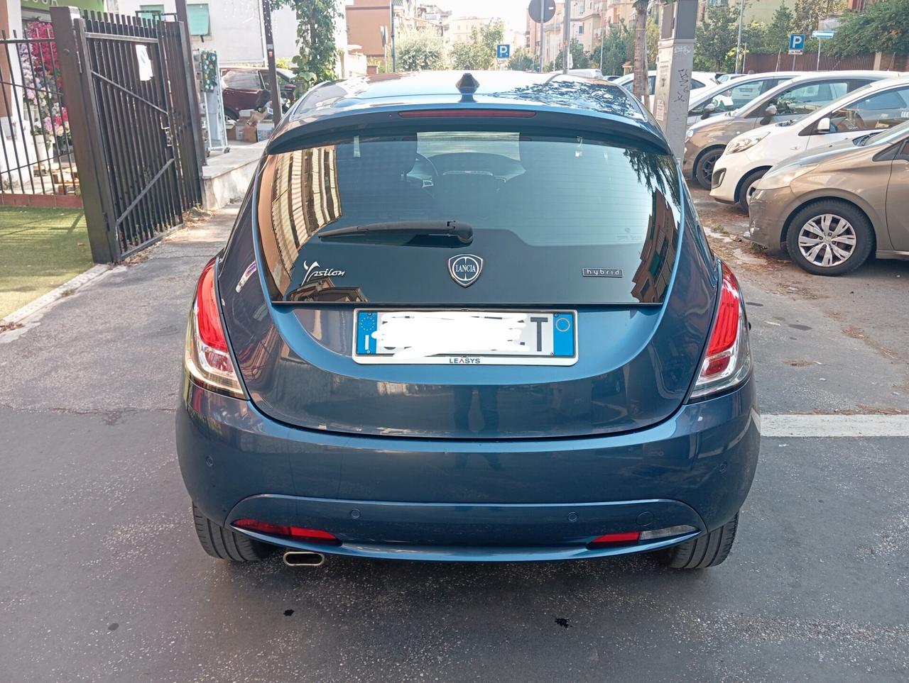 Lancia Ypsilon 1.0 FireFly 5 porte S&S Hybrid Ecochic Silver