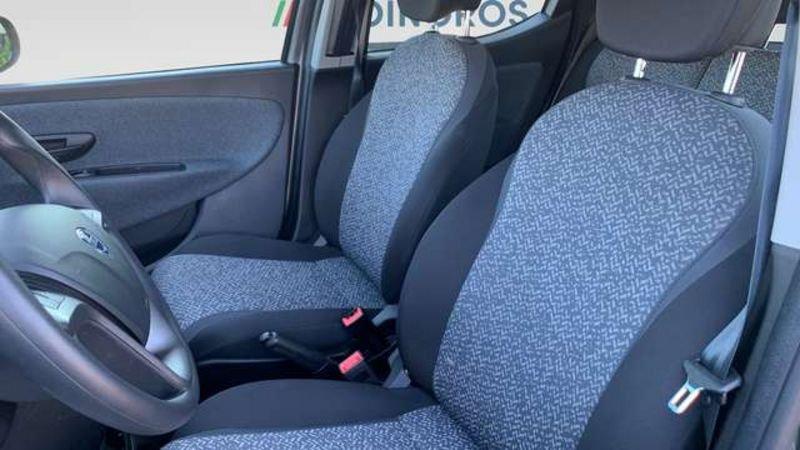 Lancia Ypsilon 1.0 FireFly Hybrid Silver