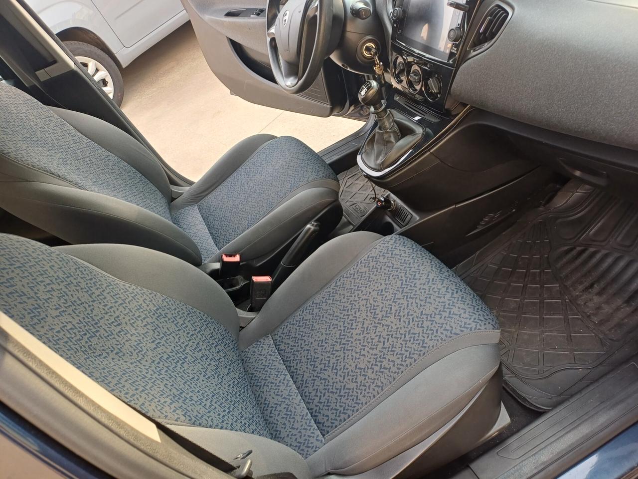 Lancia Ypsilon 1.0 (prezzo reale)