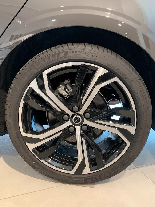 Volvo V60 B4 (d) automatico Plus Dark