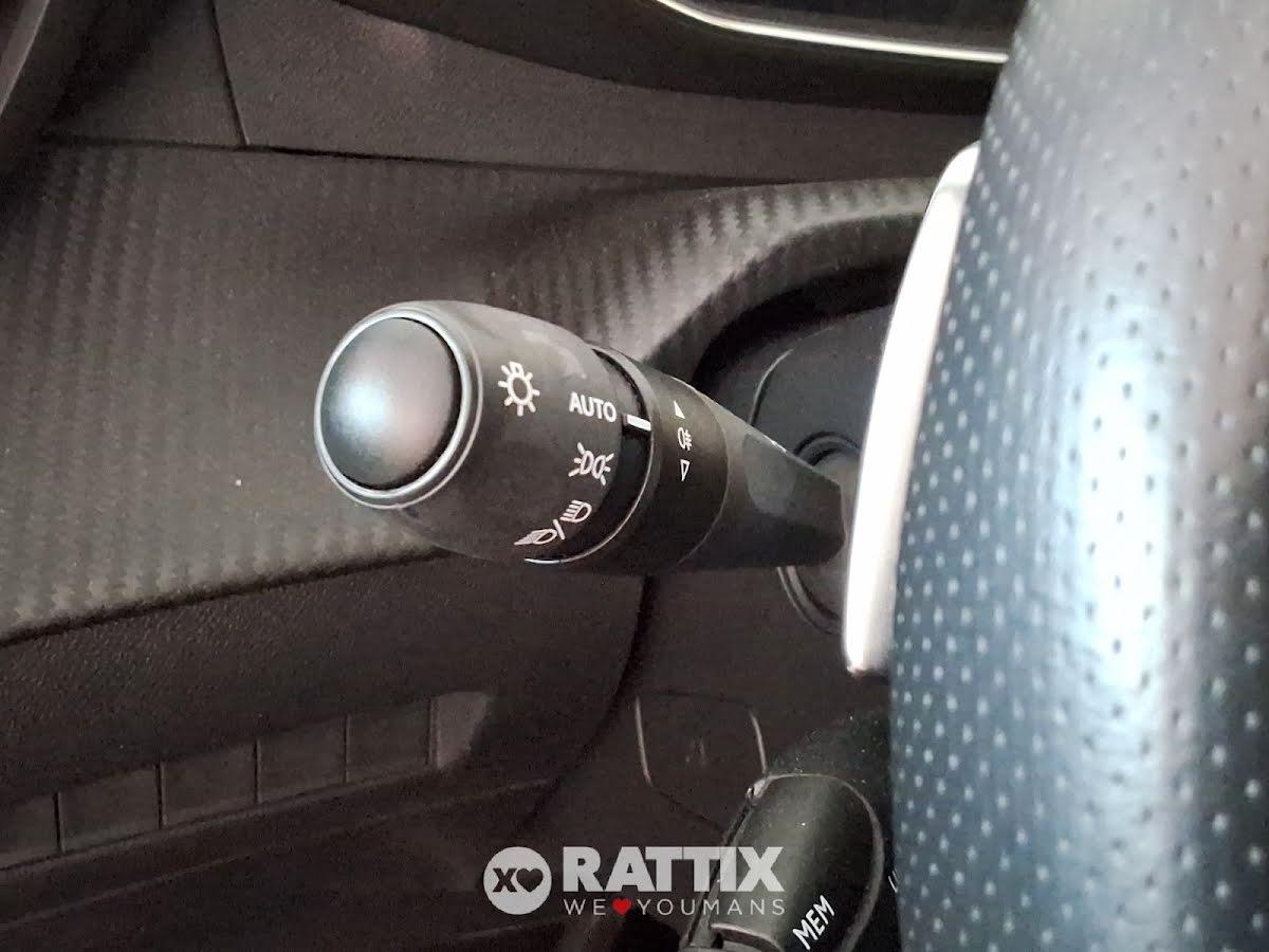 Peugeot 208 1.2 hybrid 145CV GT e-dcs 6