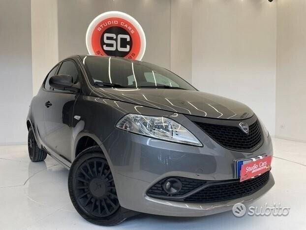 Lancia Ypsilon 1.0 FireFly Hybrid Silver S&S 70CV