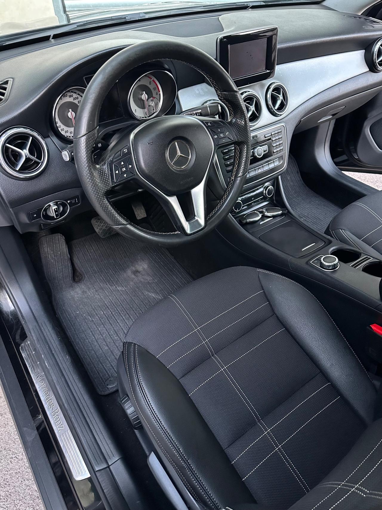 Mercedes-Benz GLA 200 CDI 136cv Automatic Sport