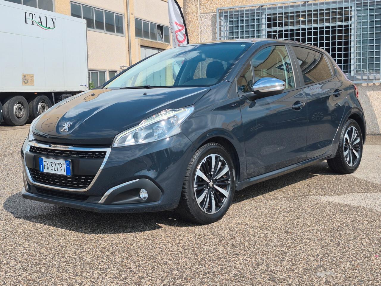 Peugeot 208 BlueHDi 100 S&S 5 porte Signature