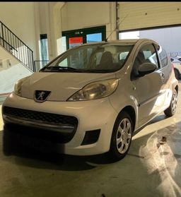 Peugeot 107 1.0 68CV 3p. Sweet Years 2Tronic