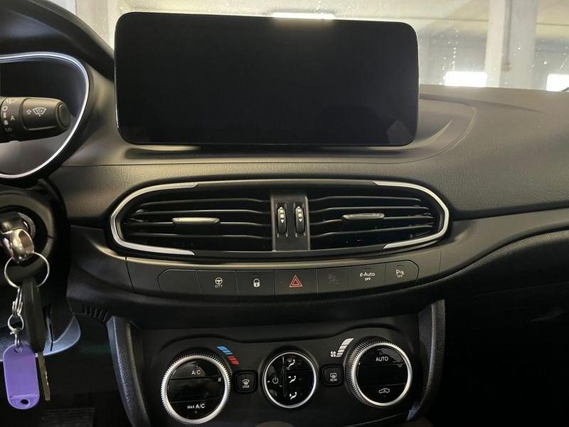FIAT Tipo 1.5 Hybrid DCT 5 porte Cross