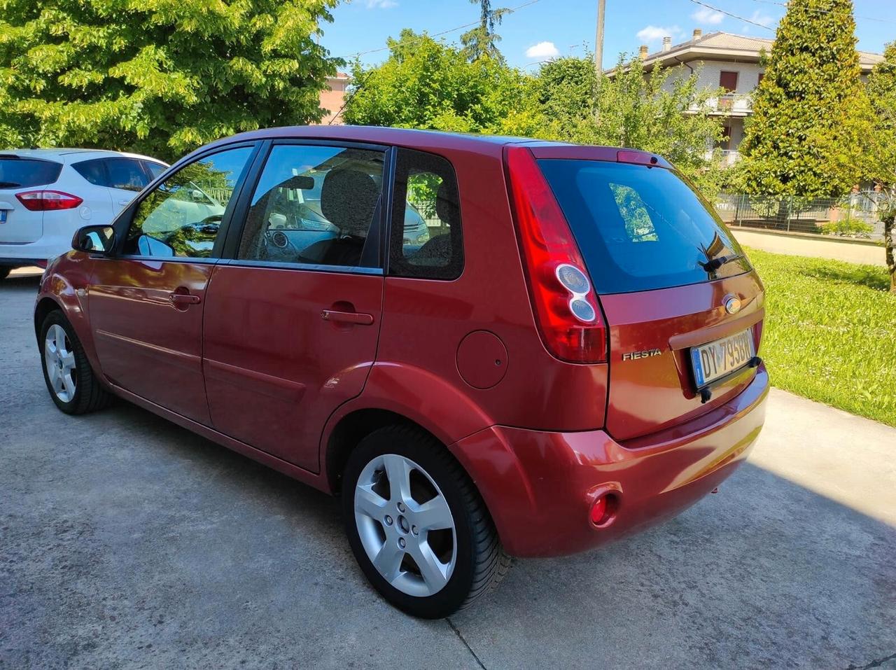 Ford Fiesta 1.2 16V 5p. Ghia