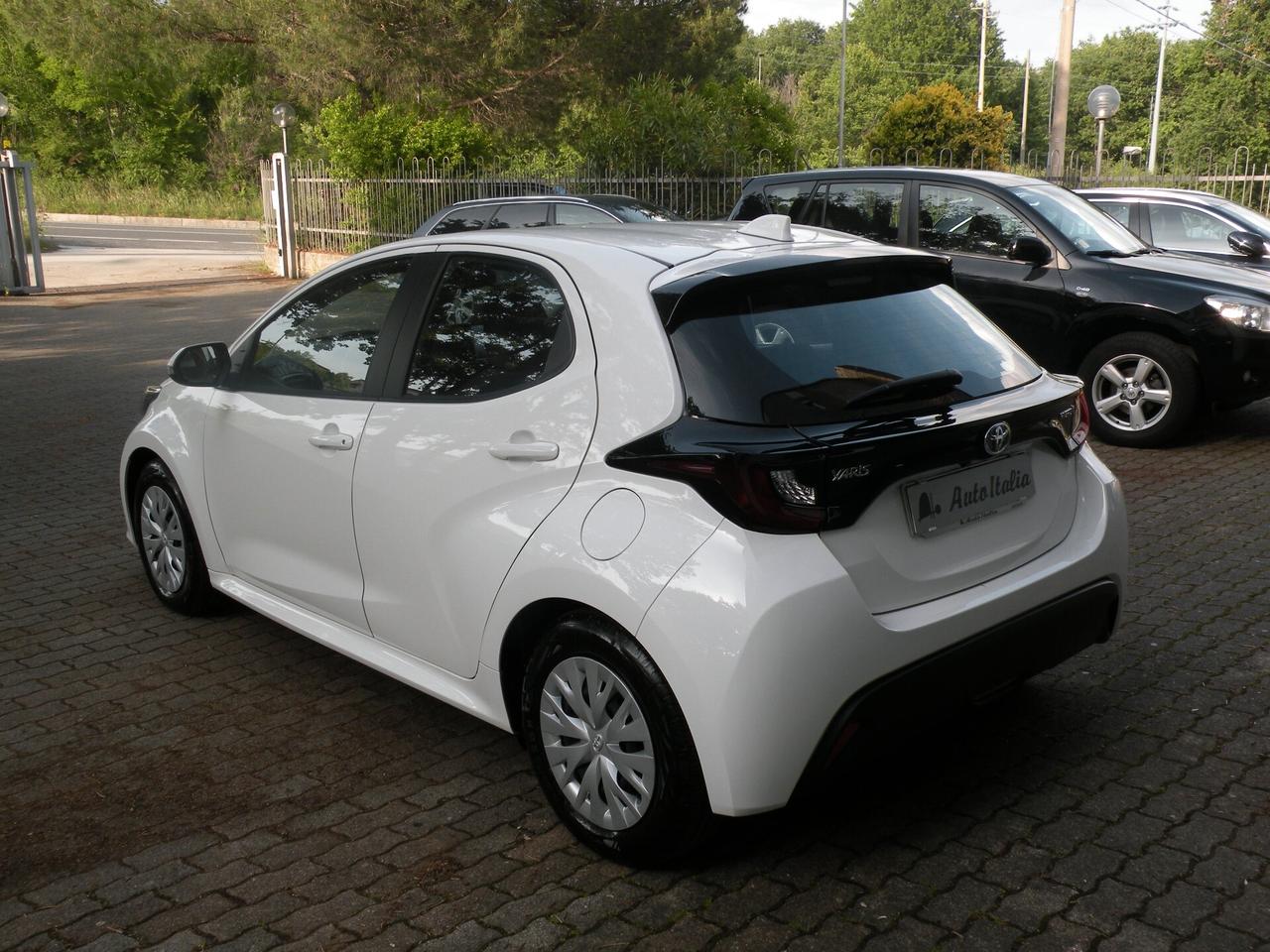 TOYOTA YARIS HYBRID - NOLEGGIO